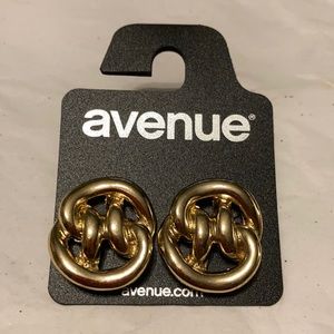 Gold AVENUE earrings